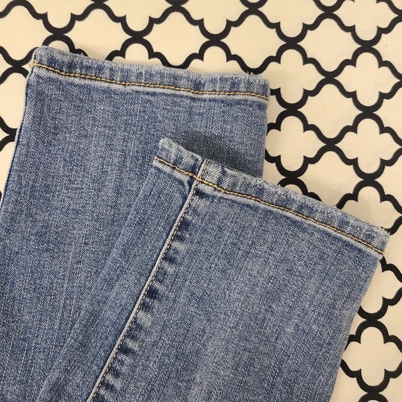 Maurices Distressed Patch Jeans Size 3 / 4 - Picture 6 of 6